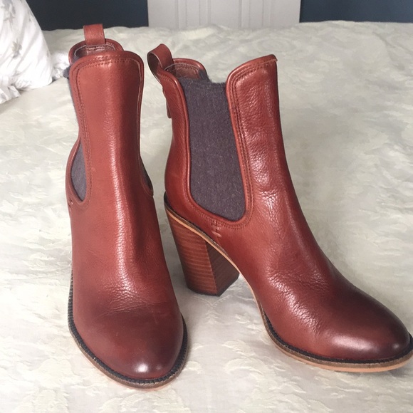 Dolce Vita Shoes - Brown ankle boots